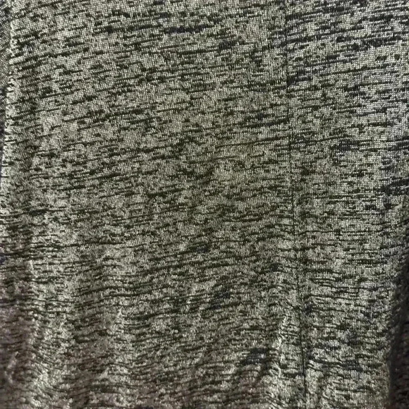 White House Black Market black & gray marked print v neck top women’s size Small - Picture 3 of 9